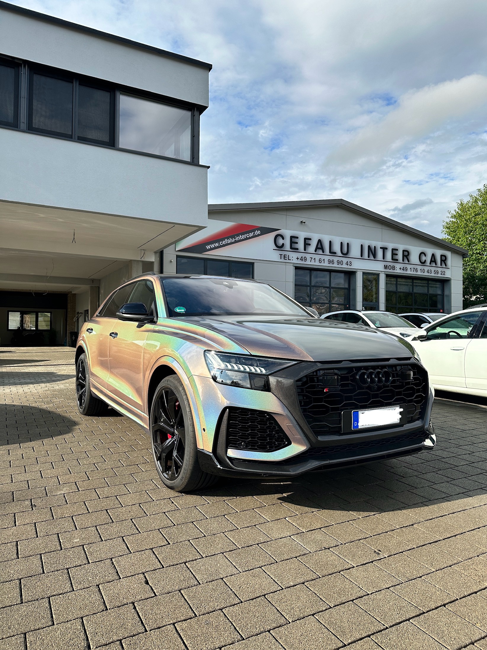 Vollfolierung eines Audi RSQ8 im Car-Wrapping-Verfahren durch DQuadrat Werbetechnik Göppingen